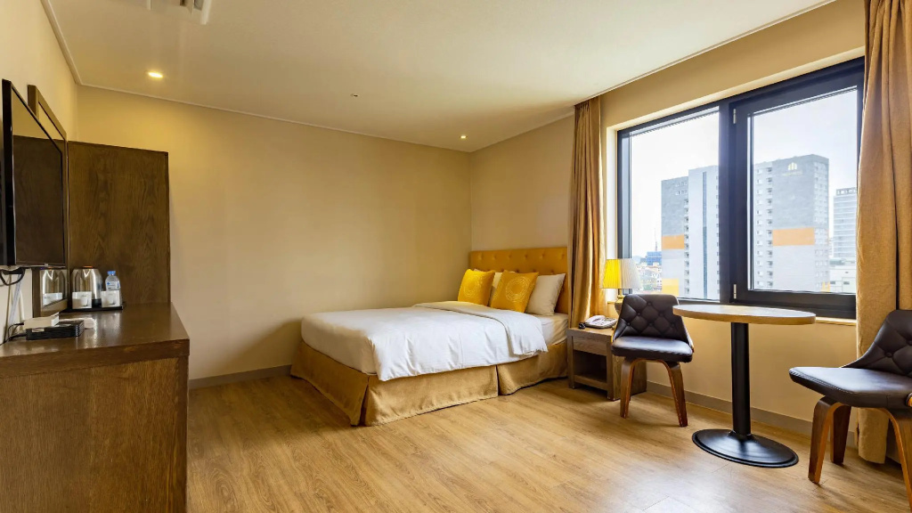 Standard Double room (full double bed)