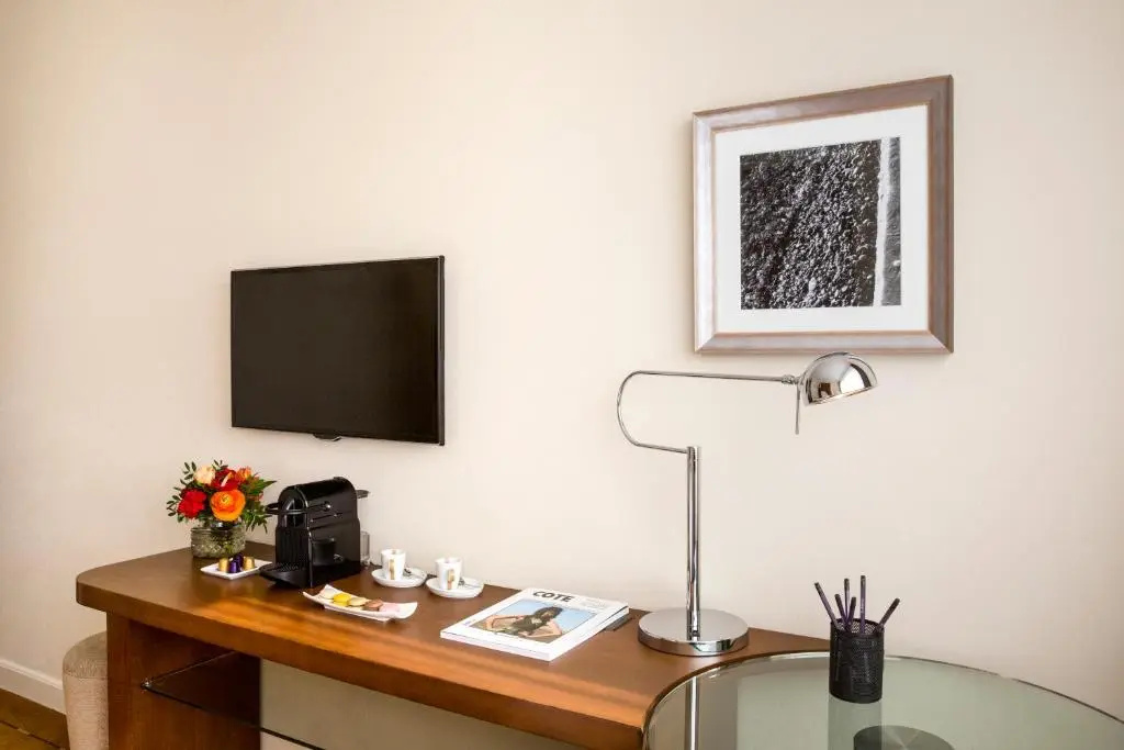 Warwick Geneva Room Type - Family Room