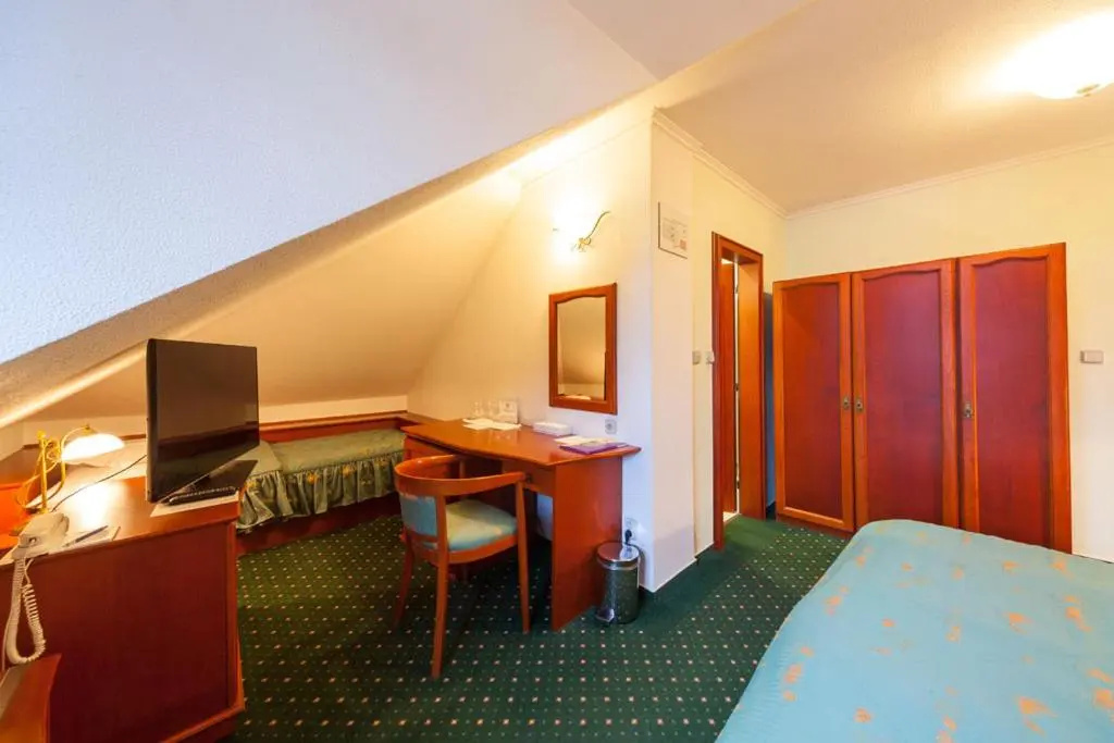 Agh Hotel - Chambres