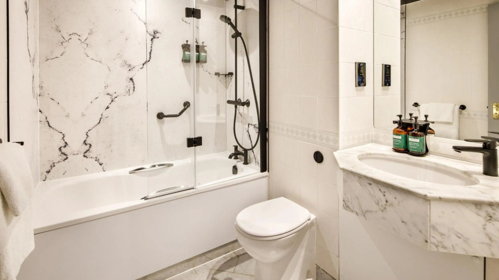 Crowne Plaza Manchester Airport by IHG - фото 10