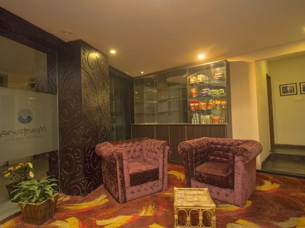 Lobby & Reception