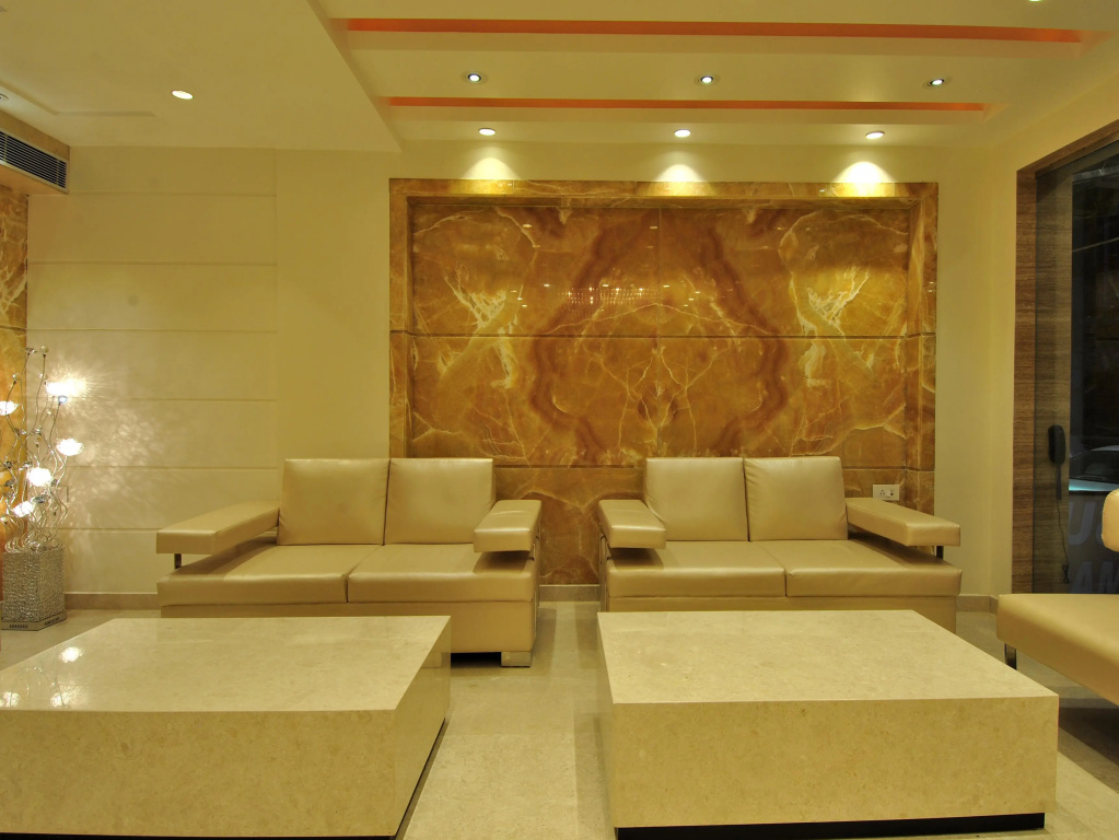 Lobby & Reception