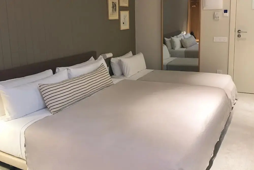 Standard Triple room