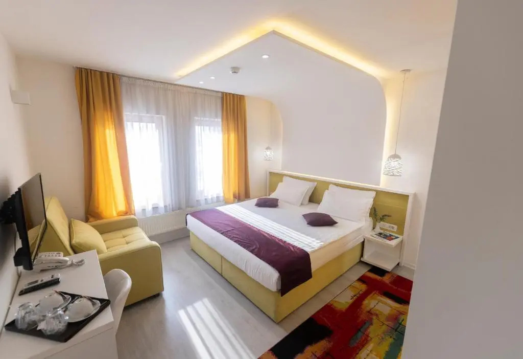 Standard Double room (full double bed)