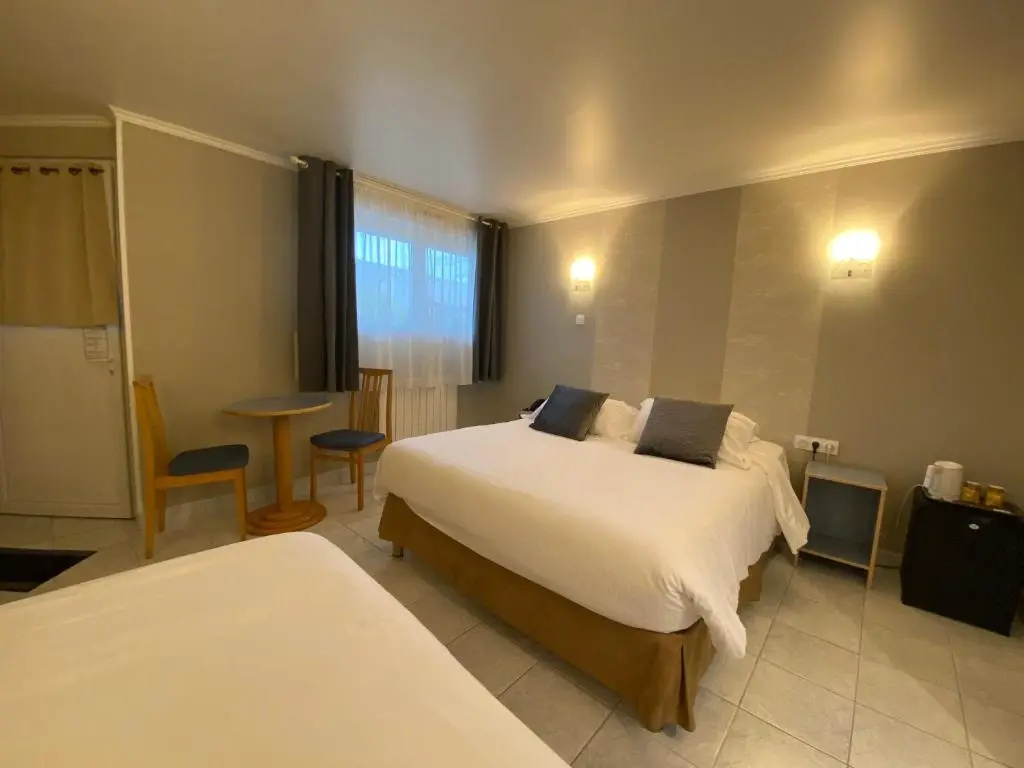 Contact Hôtel - Hôtel les Bleuets & SPA - Chambres