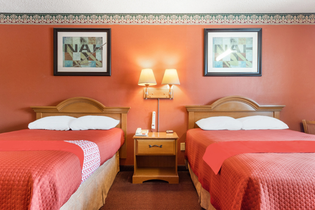 Freer Executive Inn and Studios — 3