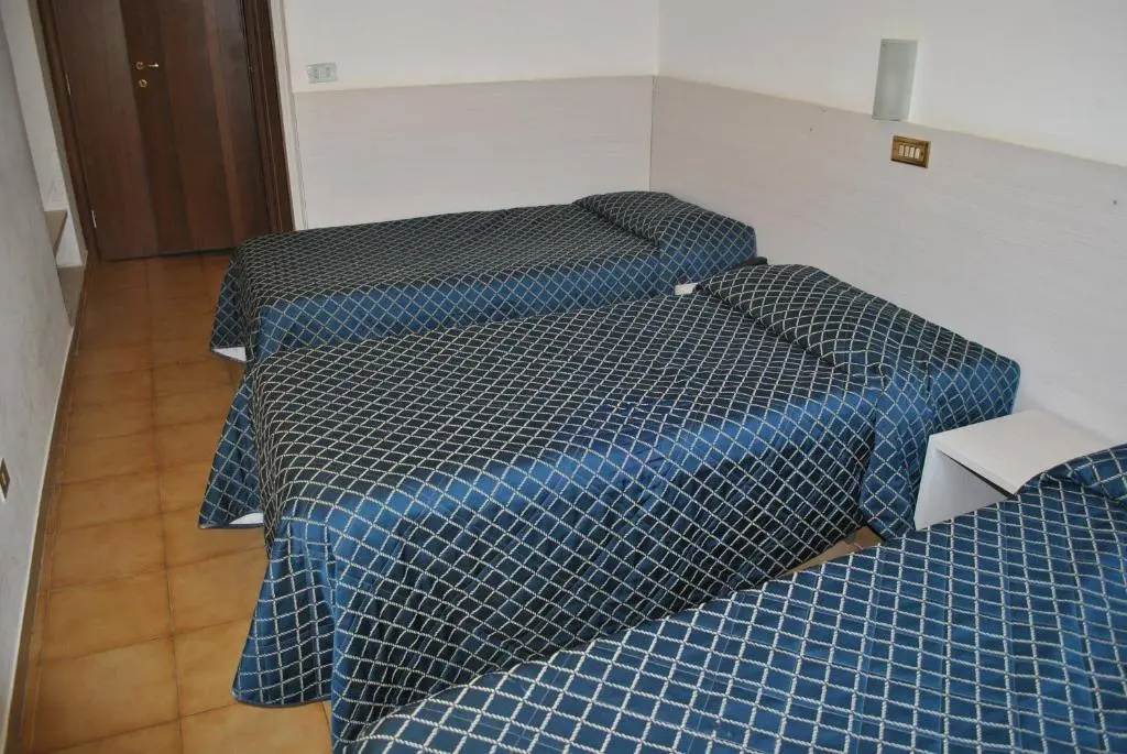 Economy Triple room