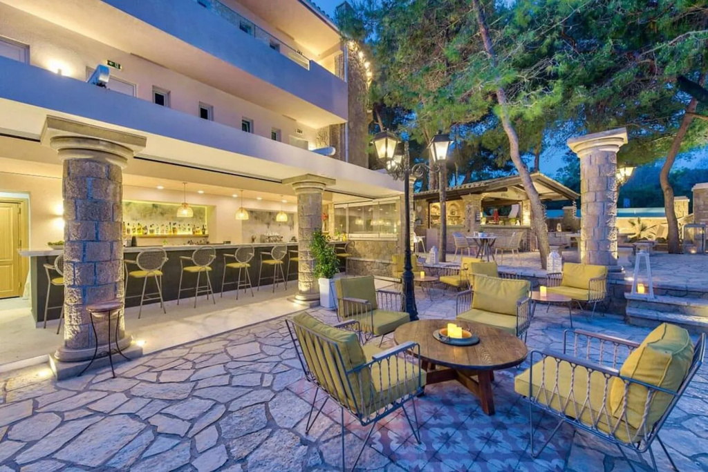 Hotel photo 11