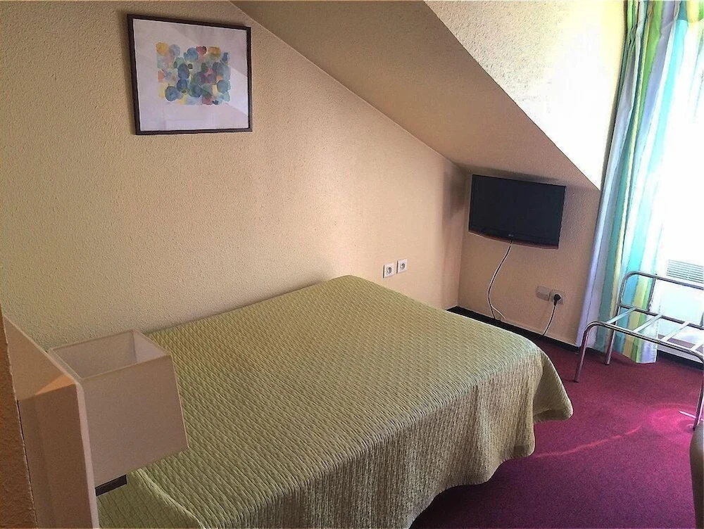 Standard Single Attic room