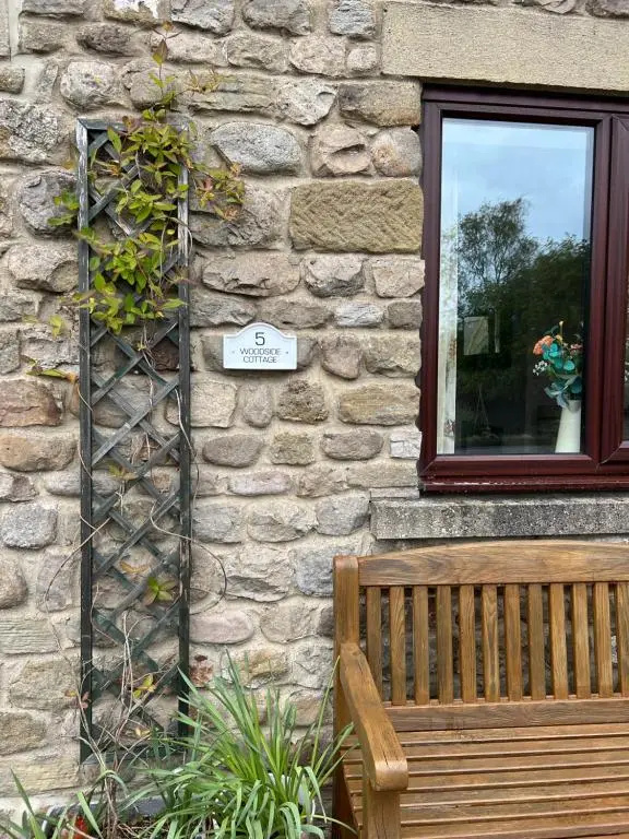 2 Bedrooms Cottage