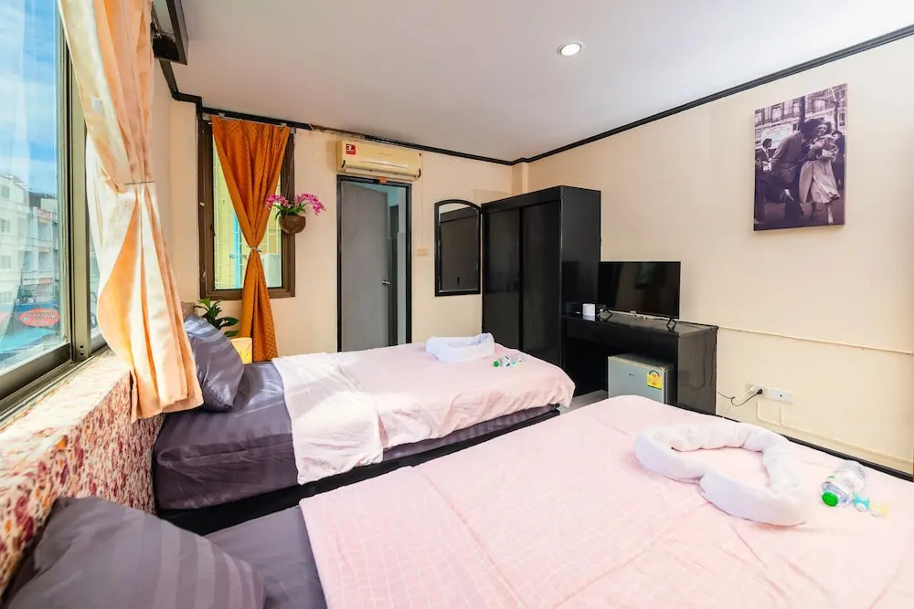 Standard Double room (full double bed)