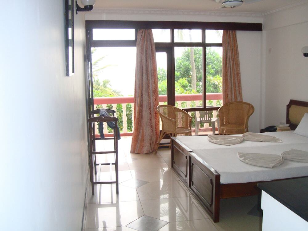 Topaz Beach Hotel