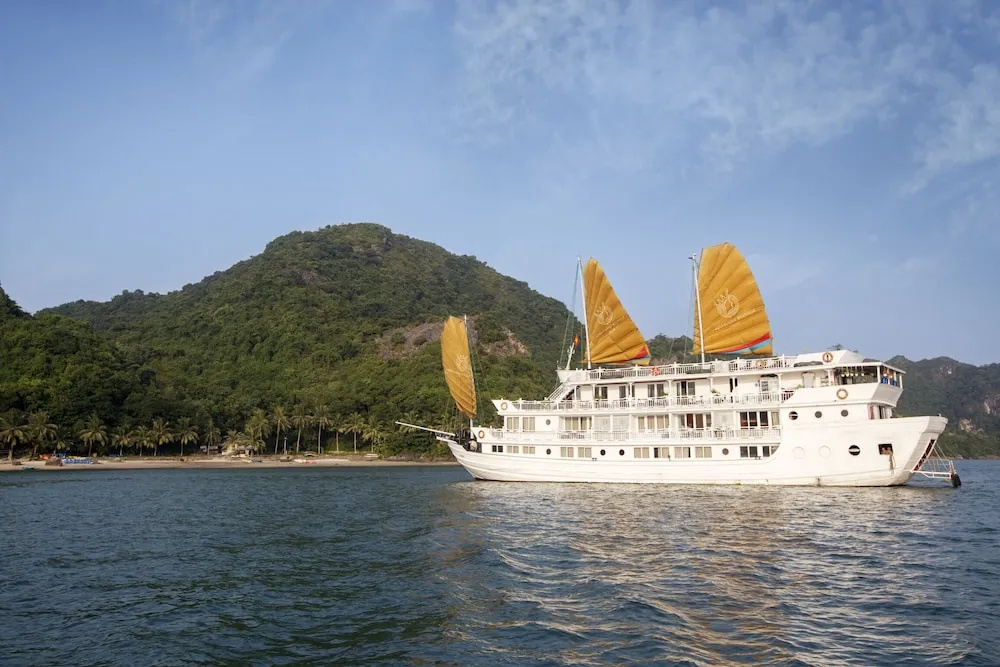 Hera Classic Boutique Cruises