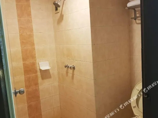 Bukit Merah Laketown Resort