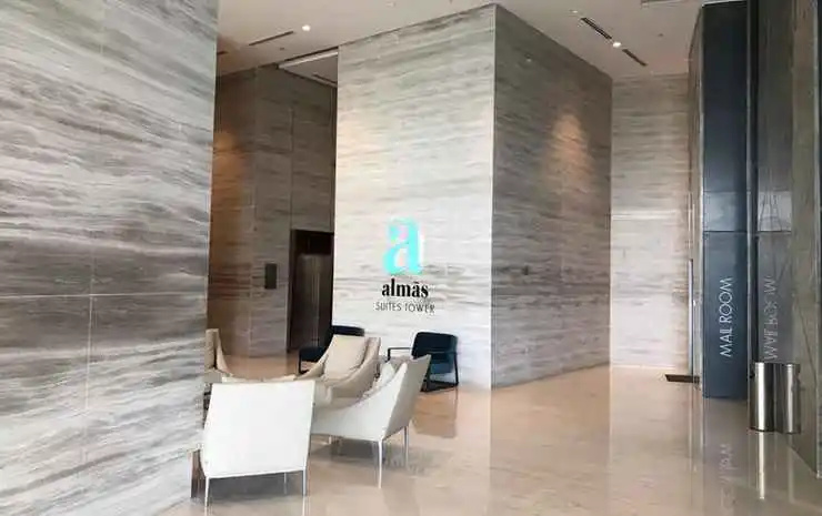 Lobby & Reception