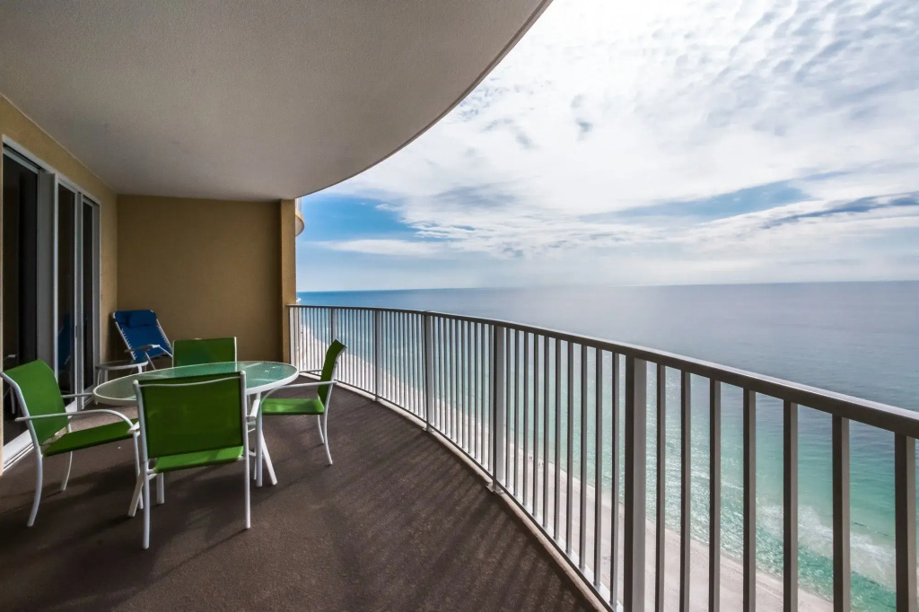 Twin Palms by Book That Condo