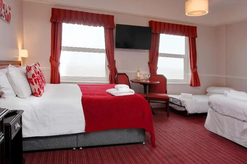 Standard Quadruple room (full double bed)