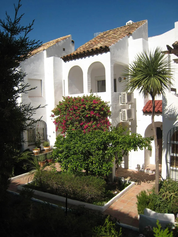 Beautiful Town House With Air Conditioning In Secure Urbanisation Internet