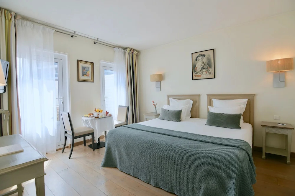 Superior Double room (full double bed)