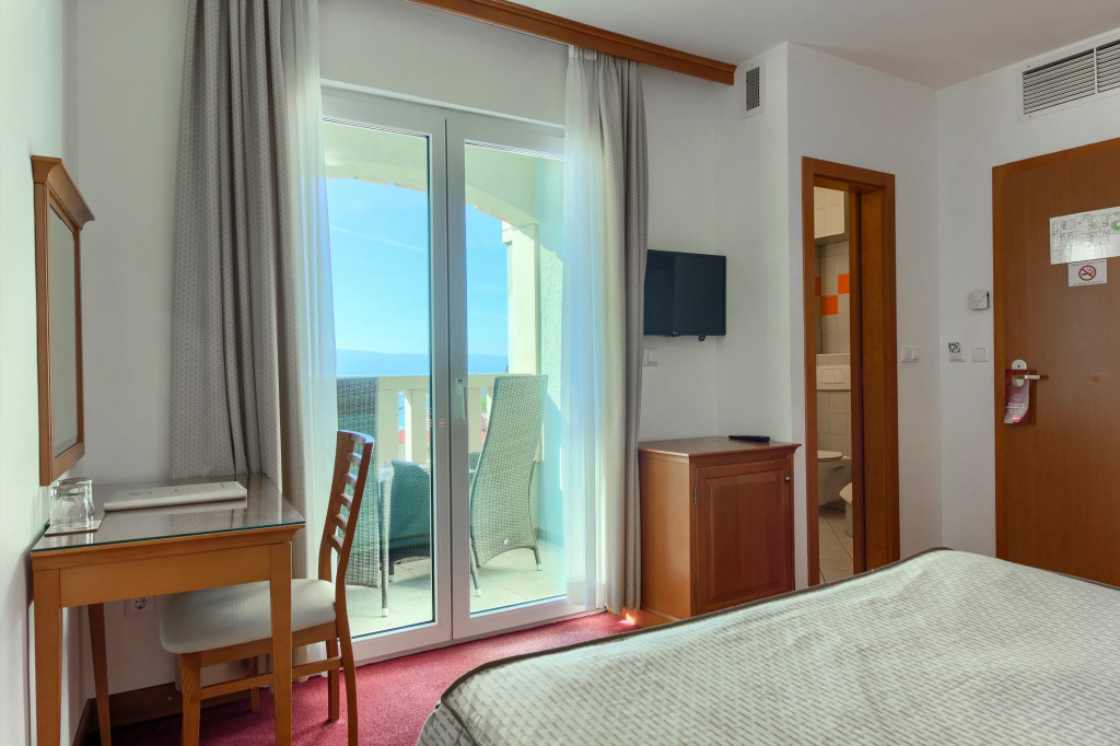 Hotel Villa Dvor picture