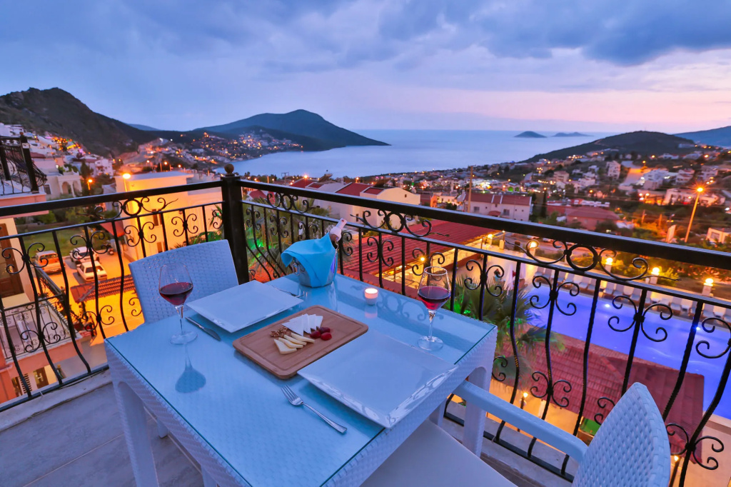 Beach & Waterfront