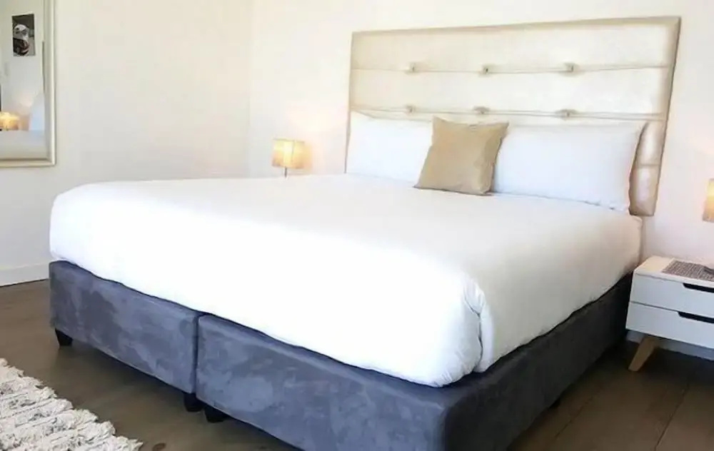 Premium Double room with view (full double bed)