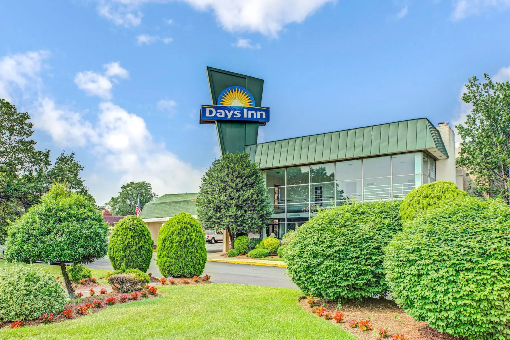 Days Inn by Wyndham ArlingtonWashington DC
