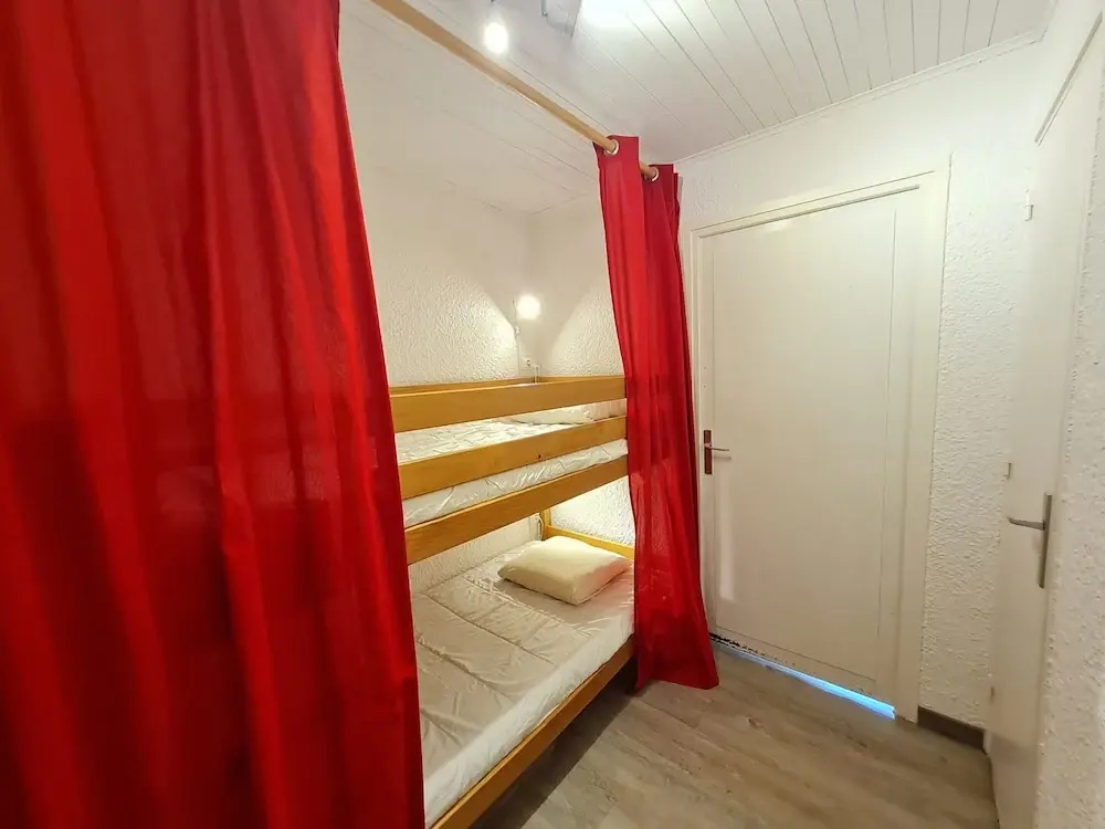 Voir la photo 2 — Bright Third-floor Apartment