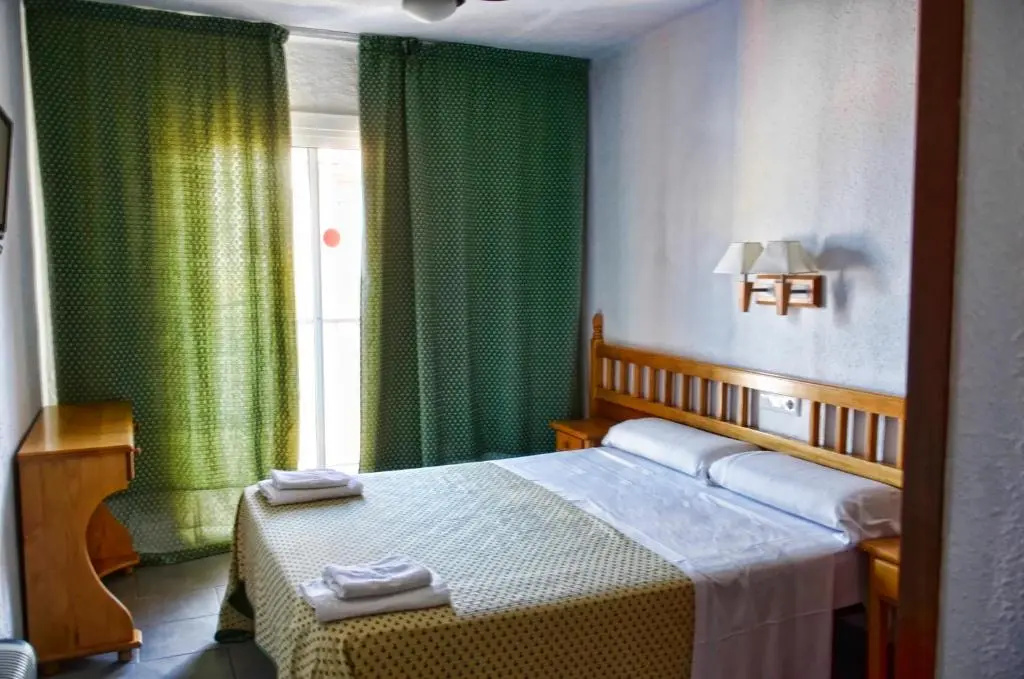 Economy Triple room