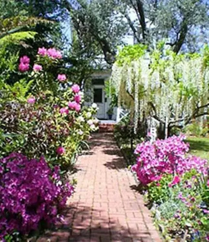 Victorian Garden Inn