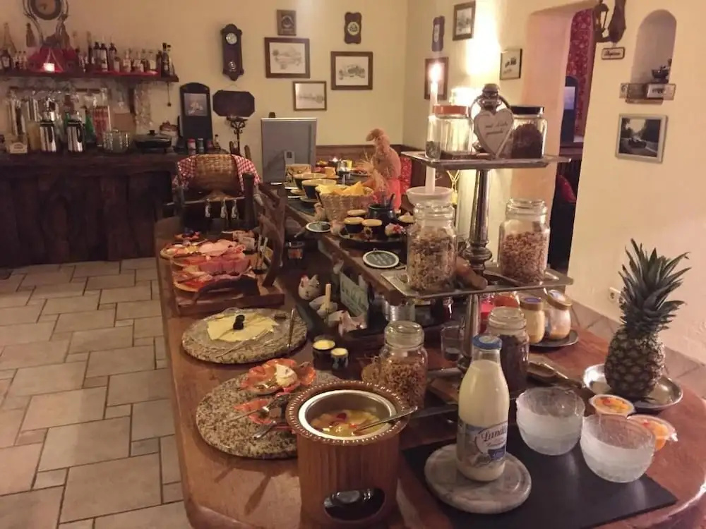 Food & Beverage