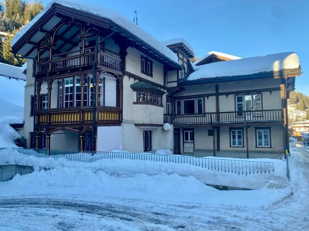 Snowboarders Palace
