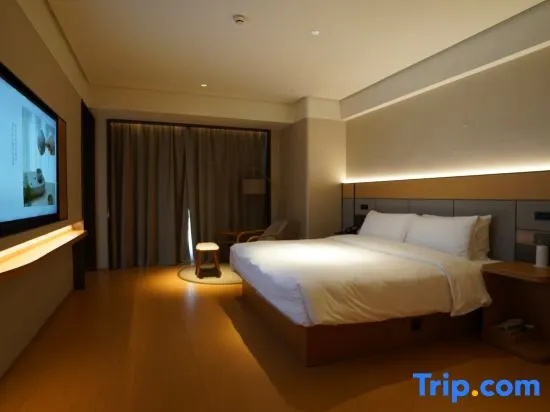 Suite with city view