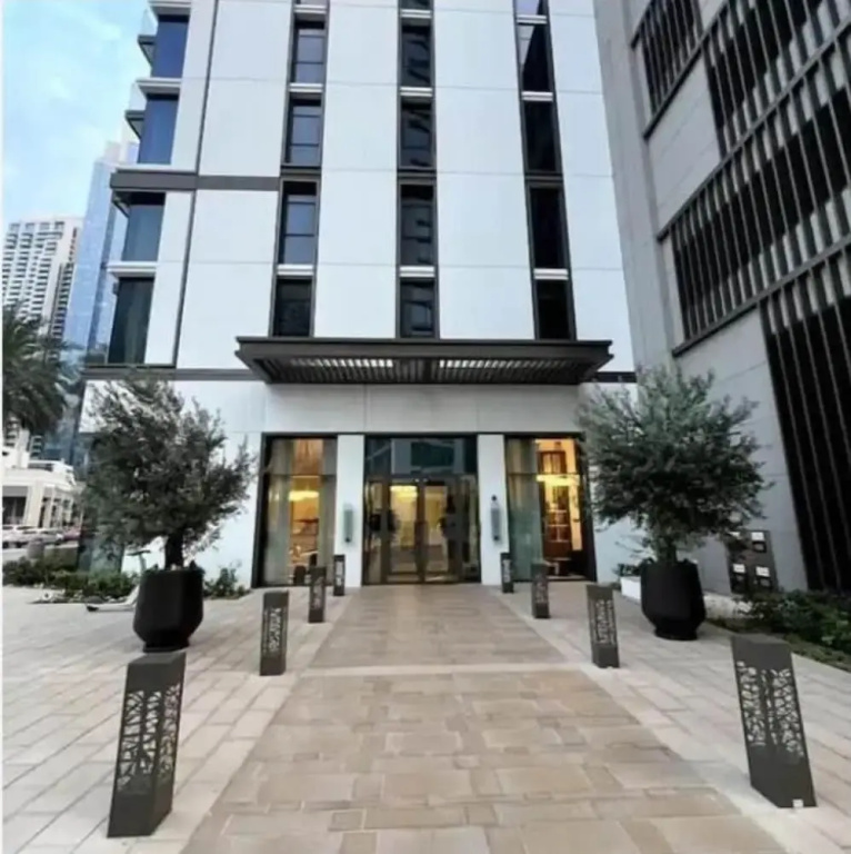 Chic 1BR Burj Crown Boulevard View