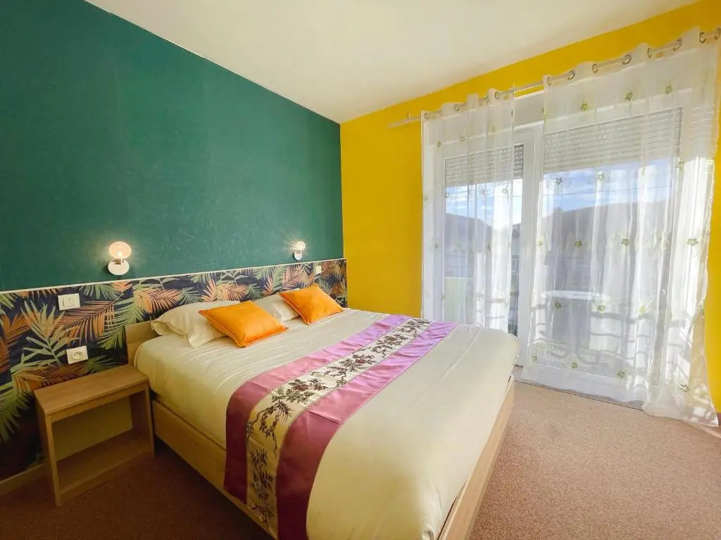 Standard Double room with balcony (full double bed)