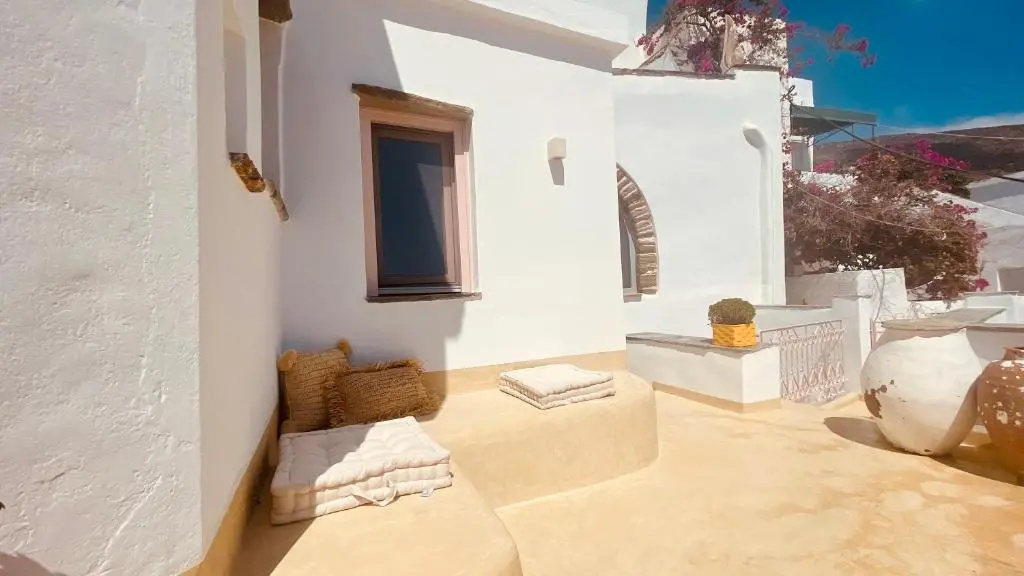 Th_eros House