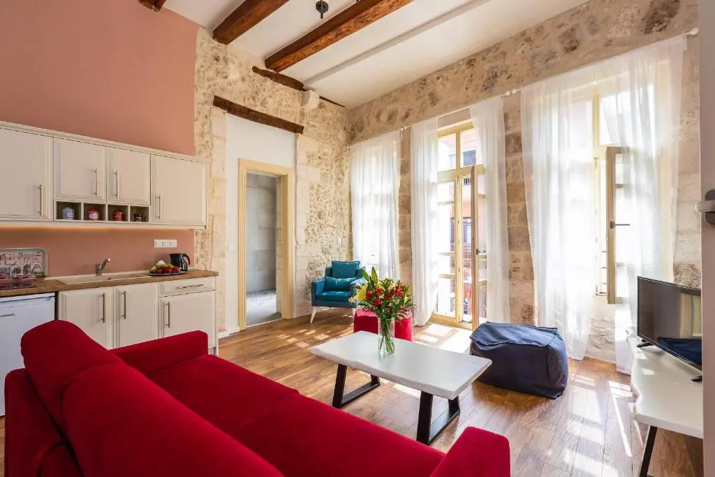 Suite with city view