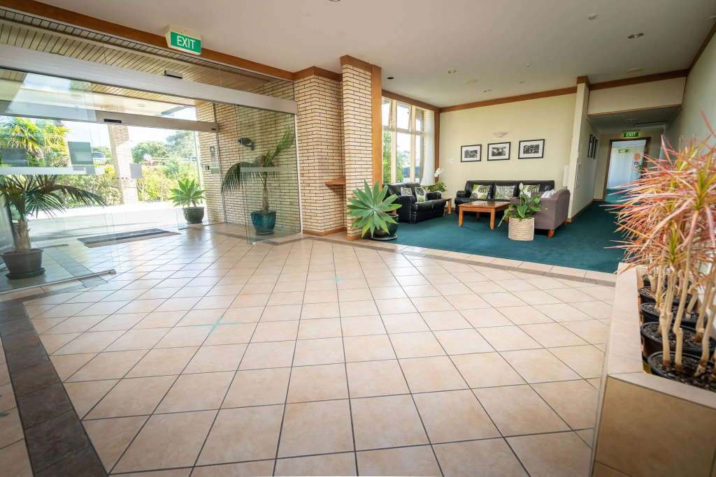 Lobby & Reception