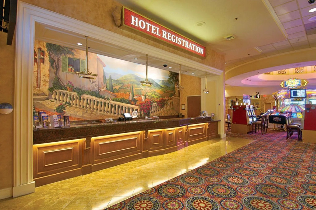 Lobby & Reception