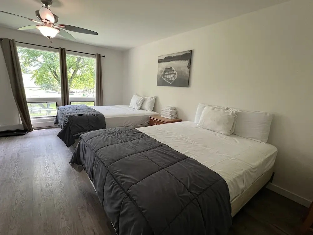 Standard Quadruple room with view