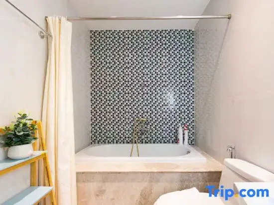 Lumiere Midtown Private Apartments D2