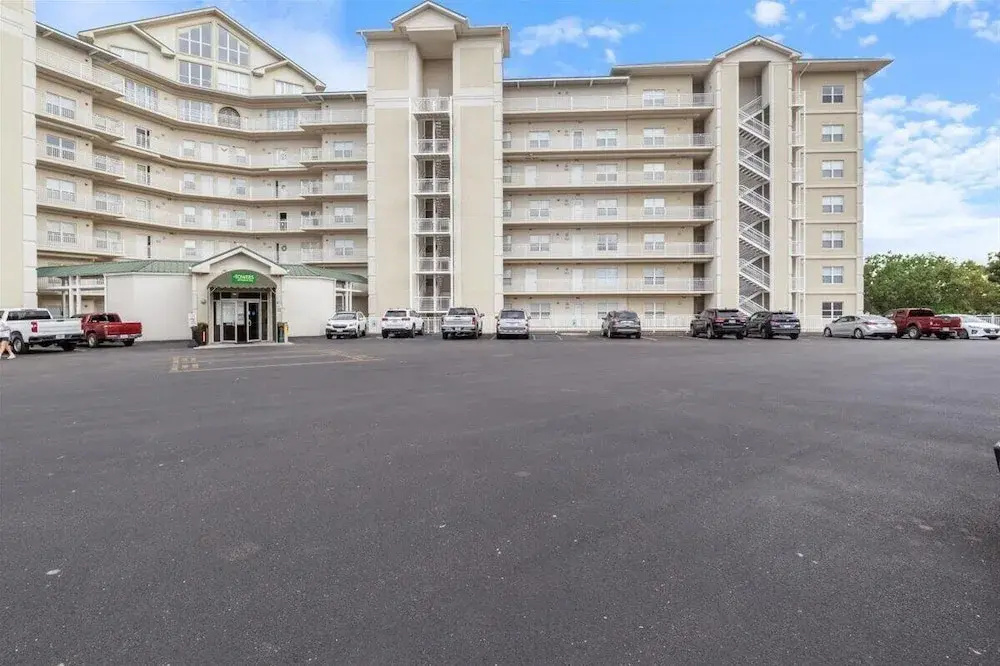 Modern Decor, Views, Grill, Workstation, Boat + 2 PWC Slips & Resort-style Amenities