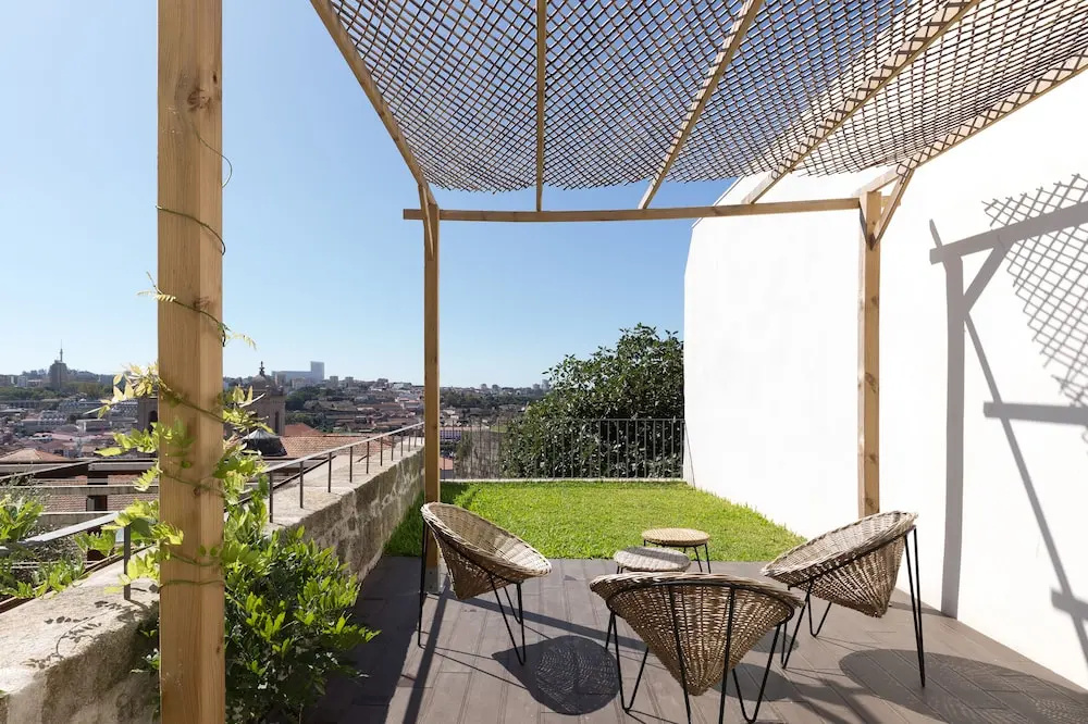 Balcony & Terrace