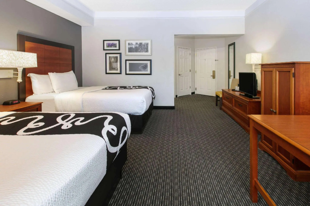 La Quinta Inn & Suites by Wyndham Dallas North Central - Chambres