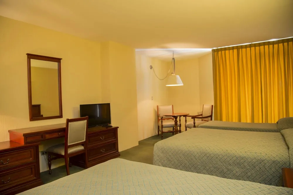 Conquistador Hotel and Conference Center - Chambres
