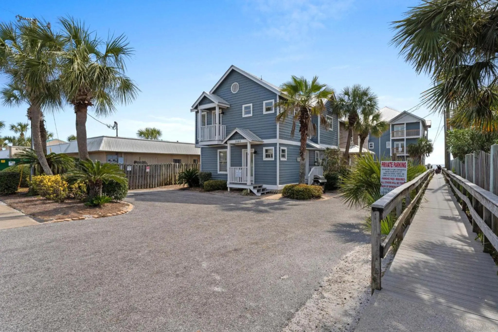 Let the Good Tides Roll 3BR 2BA 10