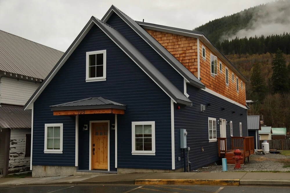 Onemish Lodge - Five Bedroom Home with Mountain View