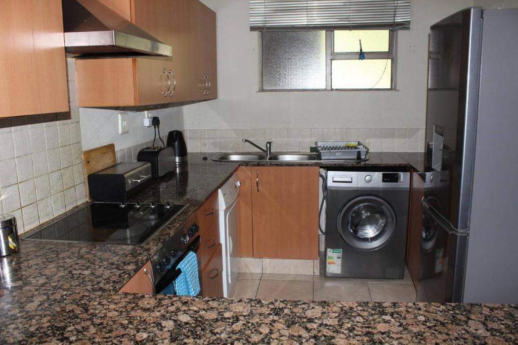 Отель Kadoshstay @ 77 Grayston, фото 6