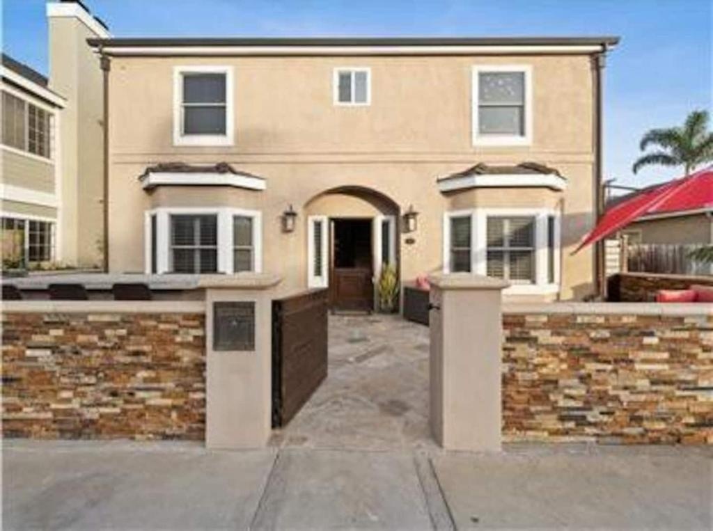 Family Home- Luxury Oasis- Minutes To Beach