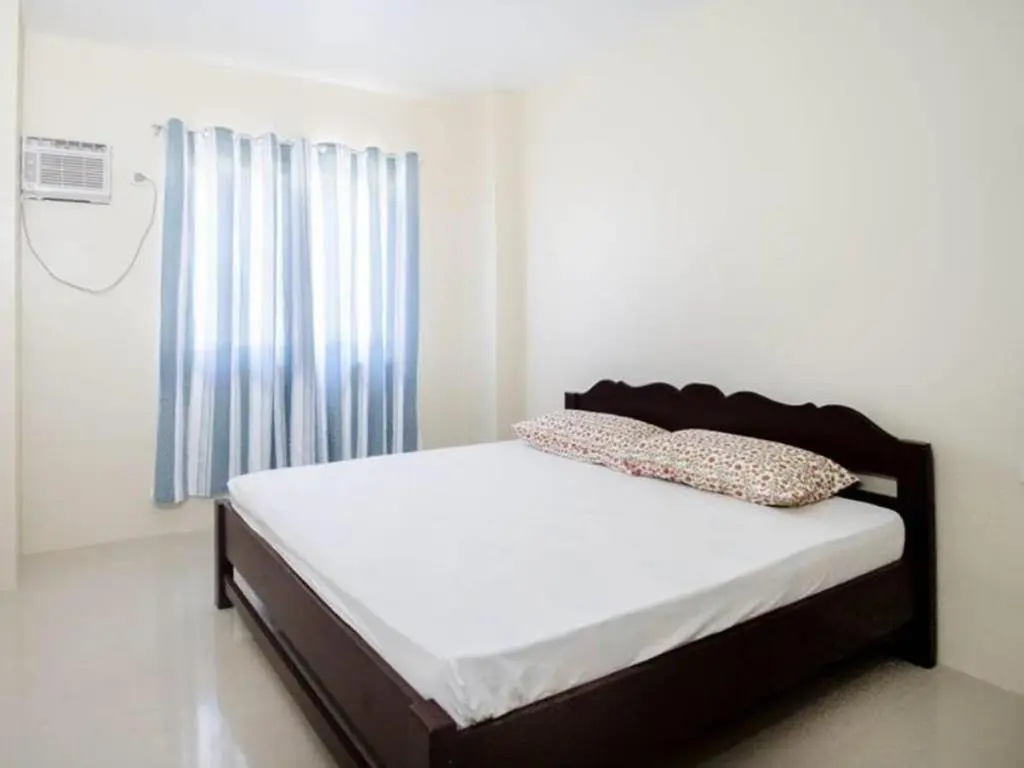 Deluxe Double room (full double bed)